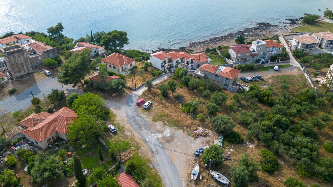 Μαϊστράλι Leilighet Kotronion  Eksteriør bilde